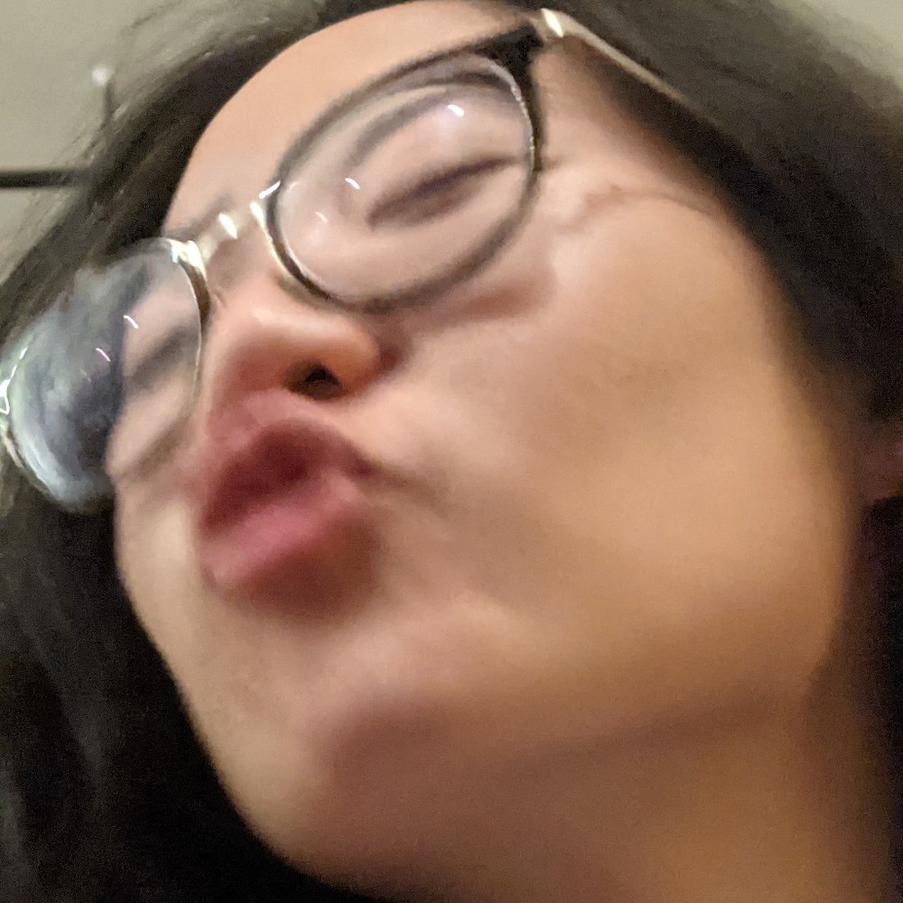 Meet your Posher, Hilary